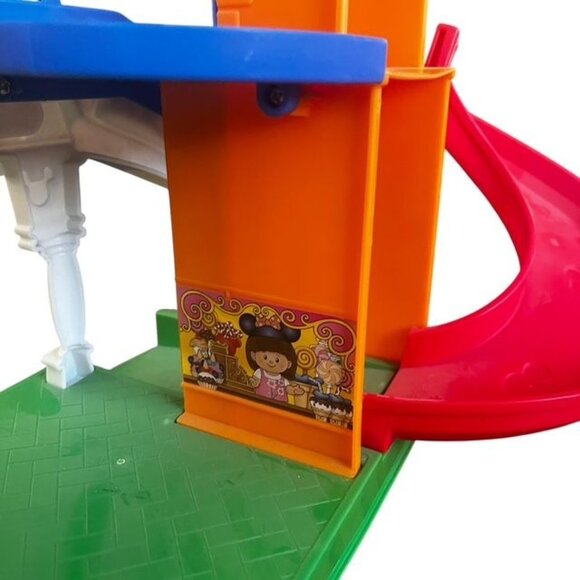 Fisher Price Little People Magic of Disney Day at Disney Castle Playset - Picture 4 of 9